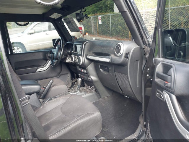 44768268 :رقم المزاد ، 1C4HJWEG8EL261634 vin ، 2014 Jeep Wrangler Unlimited Sahara مزاد بيع