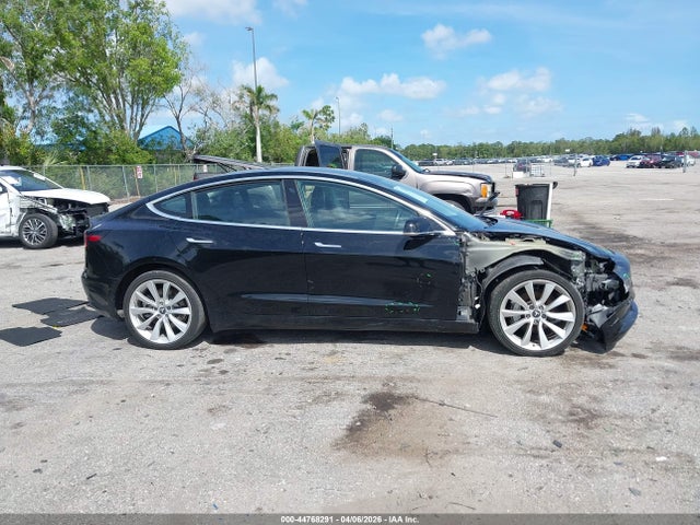 2018 Tesla Model 3 Long Range/mid Range მანქანა იყიდება აუქციონზე, vin: 5YJ3E1EA8JF036091, აუქციონის ნომერი: 44768291