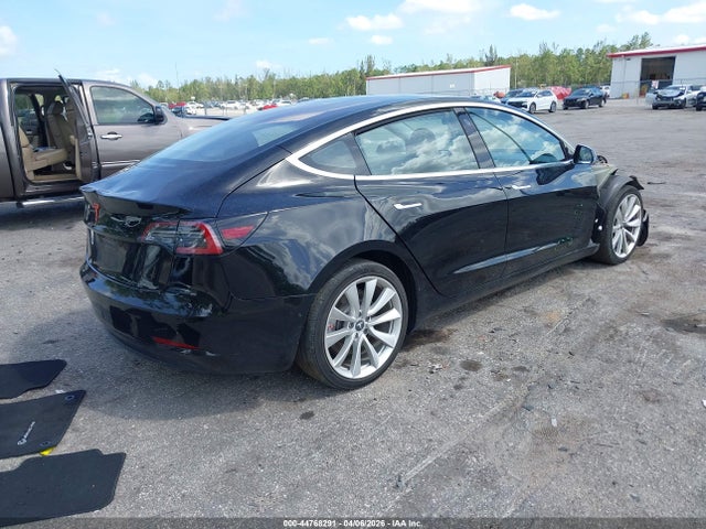 2018 Tesla Model 3 Long Range/mid Range მანქანა იყიდება აუქციონზე, vin: 5YJ3E1EA8JF036091, აუქციონის ნომერი: 44768291