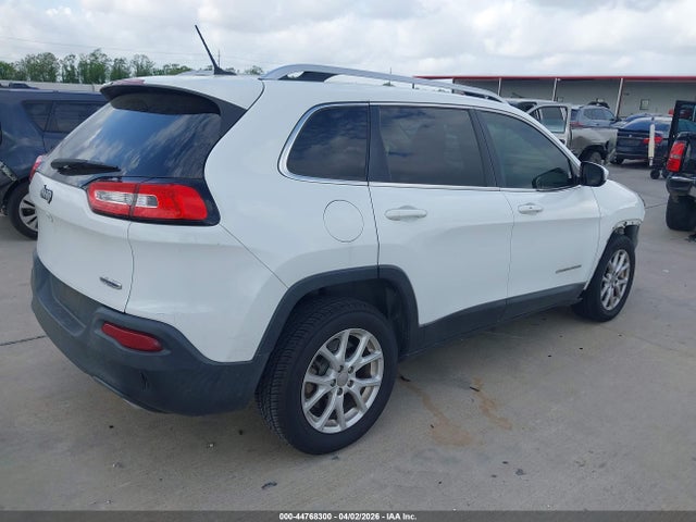 Продаж на аукціоні авто 2015 Jeep Cherokee Latitude, vin: 1C4PJLCS3FW781175, номер лоту: 44768300