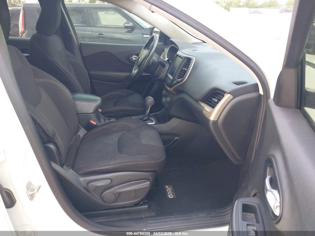 Продаж на аукціоні авто 2015 Jeep Cherokee Latitude, vin: 1C4PJLCS3FW781175, номер лоту: 44768300