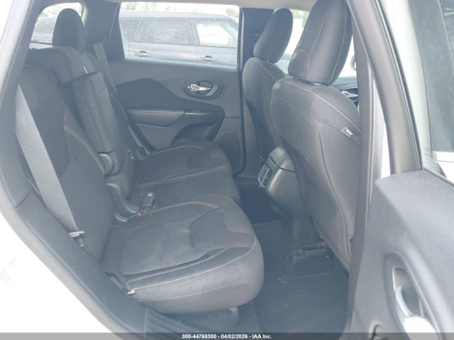 Продаж на аукціоні авто 2015 Jeep Cherokee Latitude, vin: 1C4PJLCS3FW781175, номер лоту: 44768300