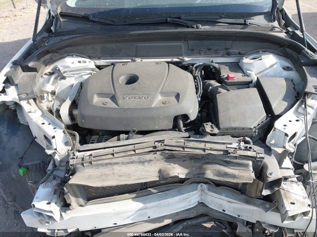 2018 Volvo Xc60 T5 Momentum მანქანა იყიდება აუქციონზე, vin: LYV102RK2JB087635, აუქციონის ნომერი: 44768433