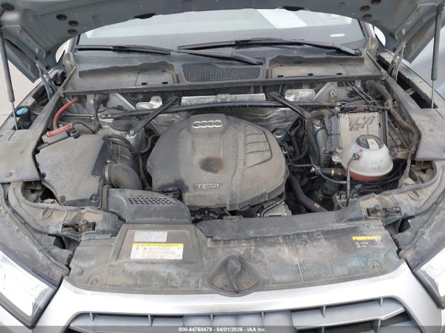 WA1BNAFY4J2067083 Audi Q5 2.0t Premium/2.0t Tech Premium