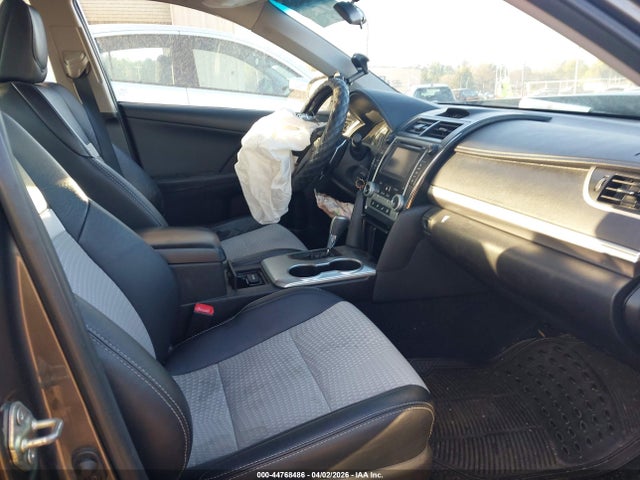 44768486 :رقم المزاد ، 4T1BF1FK0EU769163 vin ، 2014 Toyota Camry Se مزاد بيع