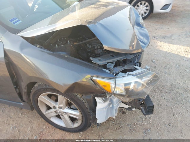 44768486 :رقم المزاد ، 4T1BF1FK0EU769163 vin ، 2014 Toyota Camry Se مزاد بيع