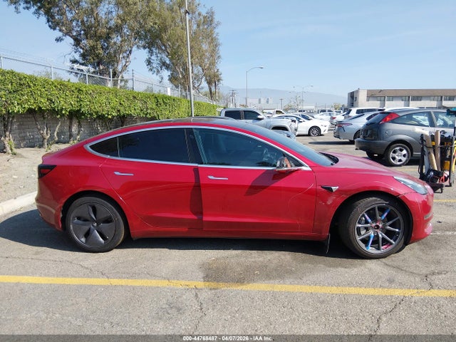 44768487 :رقم المزاد ، 5YJ3E1EB1JF129950 vin ، 2018 Tesla Model 3 Long Range/performance مزاد بيع