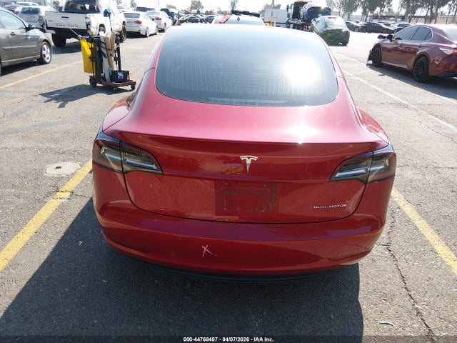 44768487 :رقم المزاد ، 5YJ3E1EB1JF129950 vin ، 2018 Tesla Model 3 Long Range/performance مزاد بيع