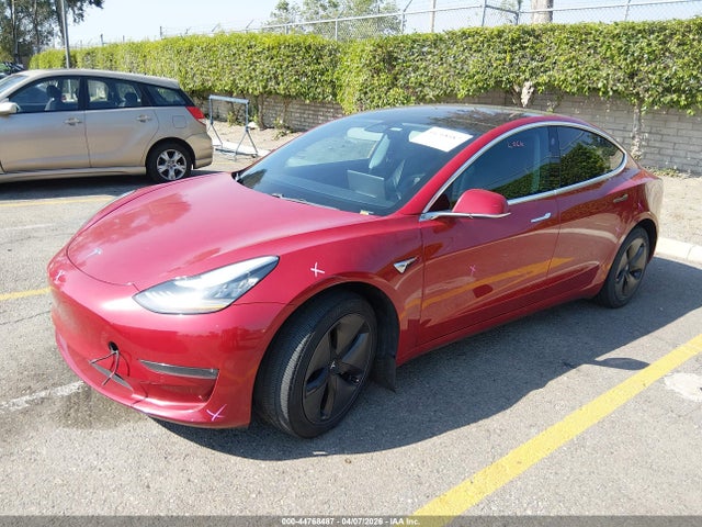 44768487 :رقم المزاد ، 5YJ3E1EB1JF129950 vin ، 2018 Tesla Model 3 Long Range/performance مزاد بيع