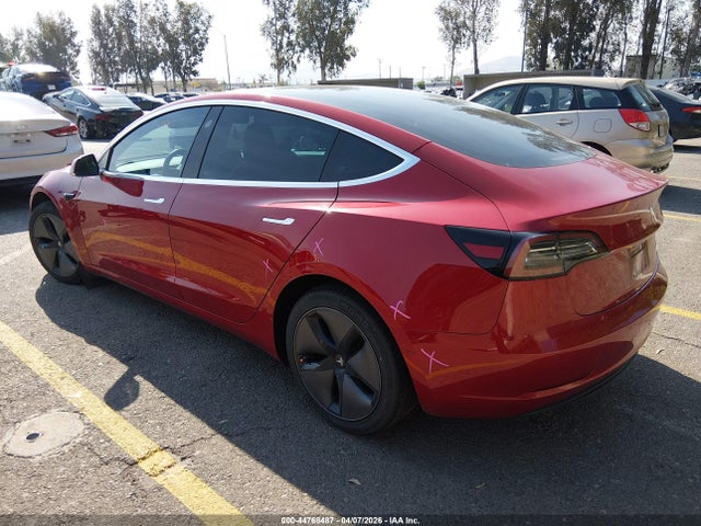 44768487 :رقم المزاد ، 5YJ3E1EB1JF129950 vin ، 2018 Tesla Model 3 Long Range/performance مزاد بيع