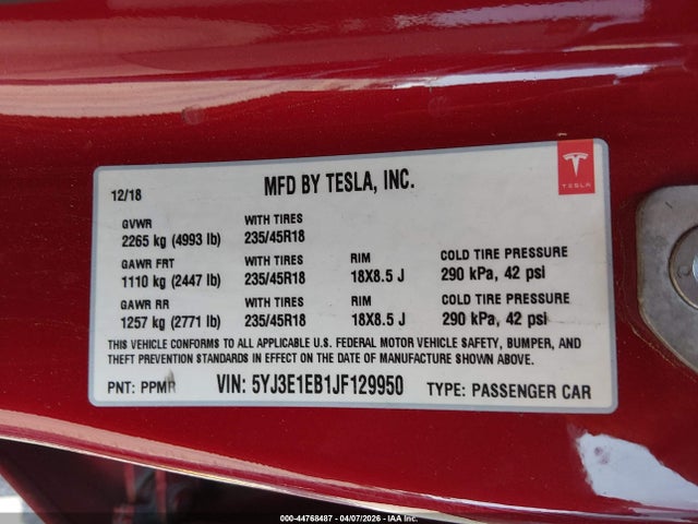 44768487 :رقم المزاد ، 5YJ3E1EB1JF129950 vin ، 2018 Tesla Model 3 Long Range/performance مزاد بيع