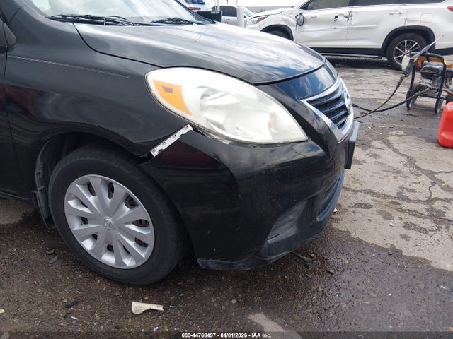 3N1CN7AP0EL845317 Nissan Versa 1.6 Sv
