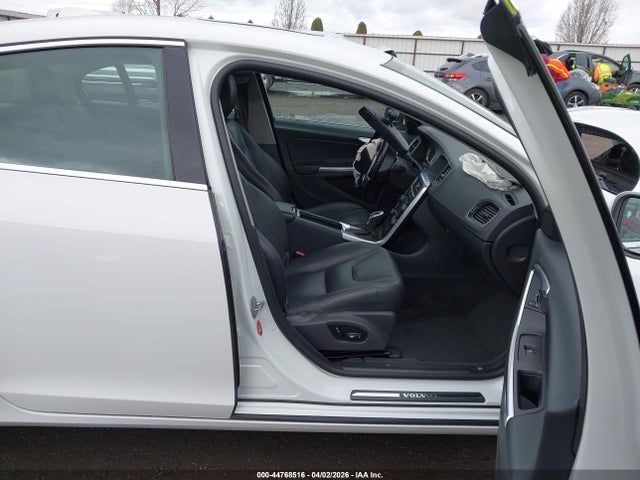 YV1612TD3F1306088 Volvo S60 T5 Platinum