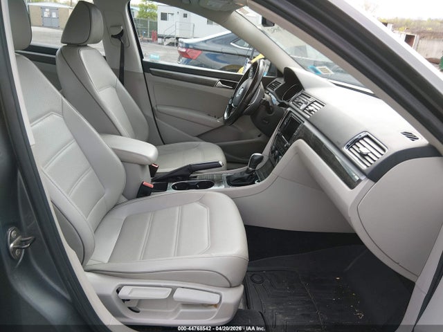 2017 Volkswagen Passat 1.8t Se მანქანა იყიდება აუქციონზე, vin: 1VWGT7A35HC014460, აუქციონის ნომერი: 44768542
