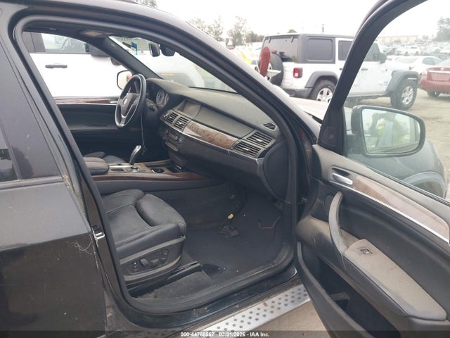 2011 BMW X5 5UXZW0C56BL656992 Photo 4