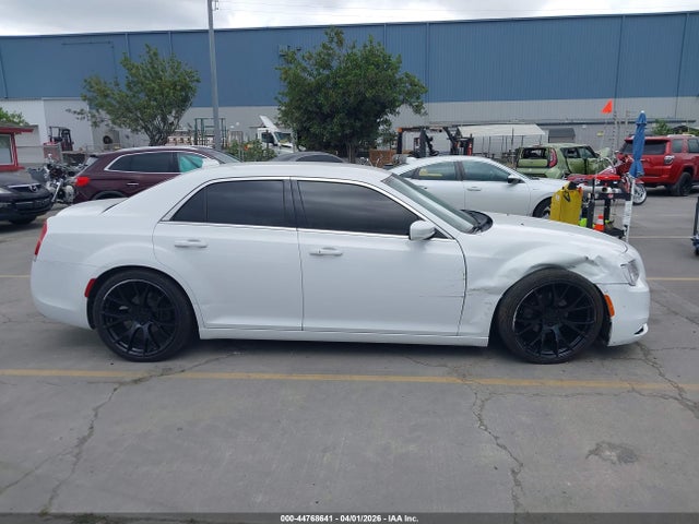 Aukcja sprzedaży 2015 Chrysler 300 Limited, vin: 2C3CCAAG4FH792667, numer aukcji: 44768641