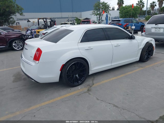 Aukcja sprzedaży 2015 Chrysler 300 Limited, vin: 2C3CCAAG4FH792667, numer aukcji: 44768641