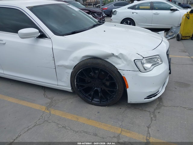 Aukcja sprzedaży 2015 Chrysler 300 Limited, vin: 2C3CCAAG4FH792667, numer aukcji: 44768641