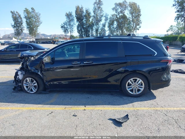 5TDJSKFC0SS193858 Toyota SIENNA XLE