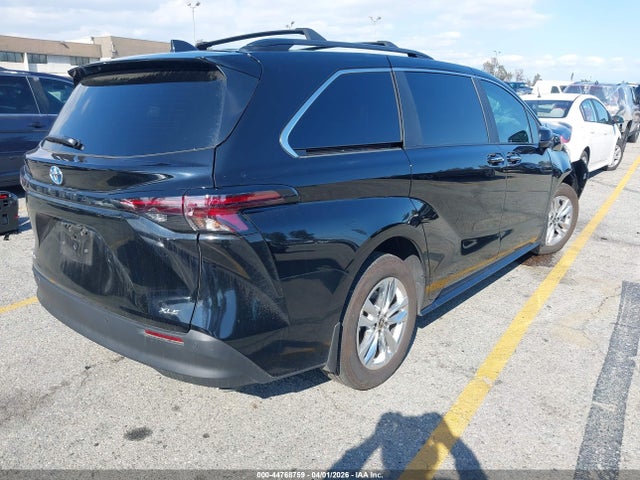 5TDJSKFC0SS193858 Toyota SIENNA XLE
