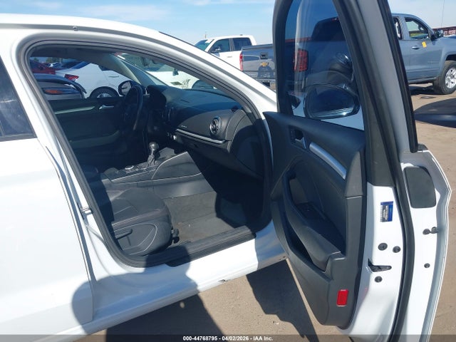 2015 AUDI A3 WAUBFGFFXF1001801 Photo 4