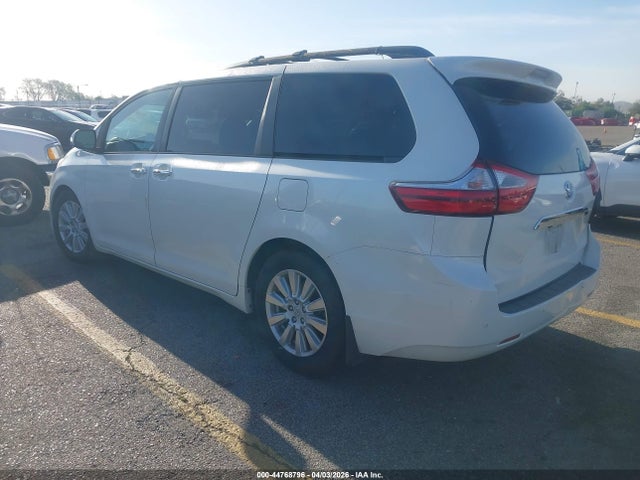 5TDYZ3DC5HS882838 Toyota Sienna Limited 7 Passenger