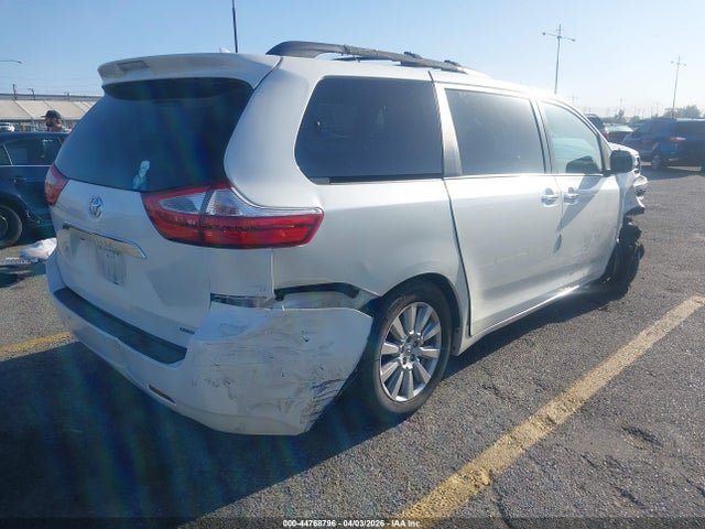 5TDYZ3DC5HS882838 Toyota Sienna Limited 7 Passenger
