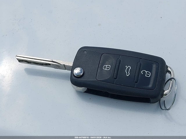 Продаж на аукціоні авто 2013 Volkswagen Jetta 2.0l S, vin: 3VW2K7AJ1DM273855, номер лоту: 44768816