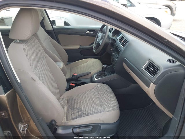 Продаж на аукціоні авто 2013 Volkswagen Jetta 2.0l S, vin: 3VW2K7AJ1DM273855, номер лоту: 44768816