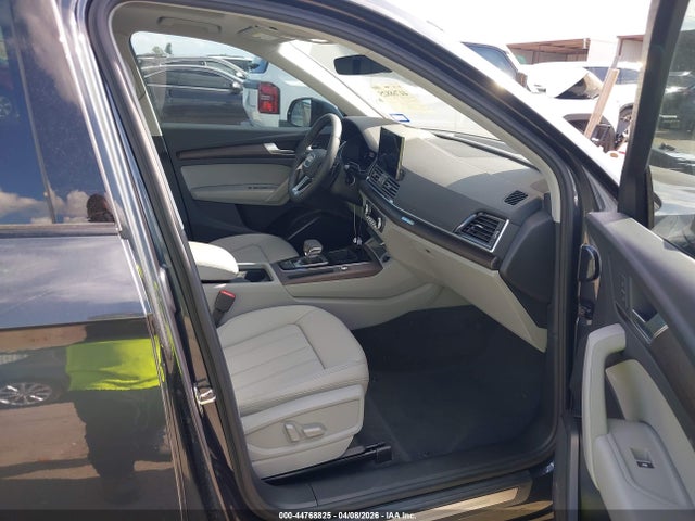 Продажа на аукционе авто 2025 Audi Q5 Premium 40 Tfsi Quattro S Tronic, vin: WA1ABAFY8S2055671, номер лота: 44768825