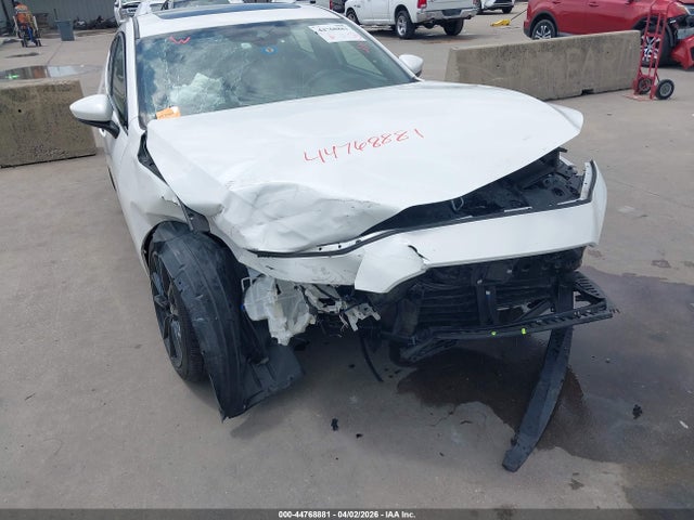 Продаж на аукціоні авто 2020 Mazda Mazda3 Premium Package, vin: JM1BPANMXL1153344, номер лоту: 44768881