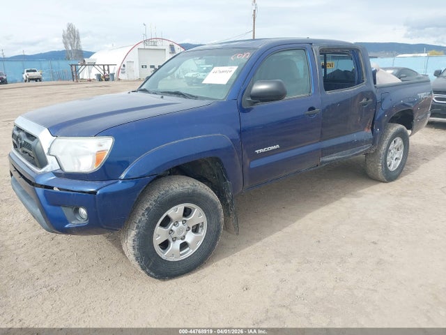 2015 Toyota Tacoma Base V6 მანქანა იყიდება აუქციონზე, vin: 3TMLU4EN9FM178606, აუქციონის ნომერი: 44768919