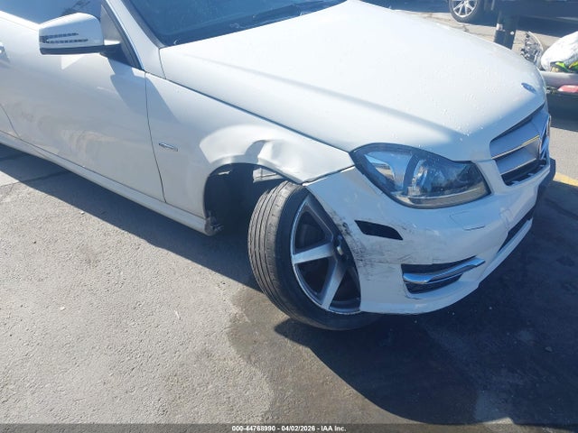 Продажа на аукционе авто 2012 Mercedes-benz C 250, vin: WDDGJ4HB7CF755047, номер лота: 44768990