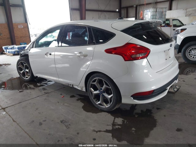 Ford FOCUS ST 2017 1FADP3L92HL348150 Image 3