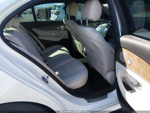 Продажа на аукционе авто 2022 Mercedes-benz E 350, vin: W1KZF8DB3NB070979, номер лота: 44769047