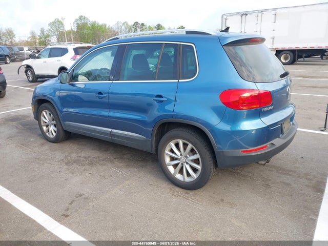 44769049 :رقم المزاد ، WVGRV7AX7HK003342 vin ، 2017 Volkswagen Tiguan 2.0t Wolfsburg Edition مزاد بيع