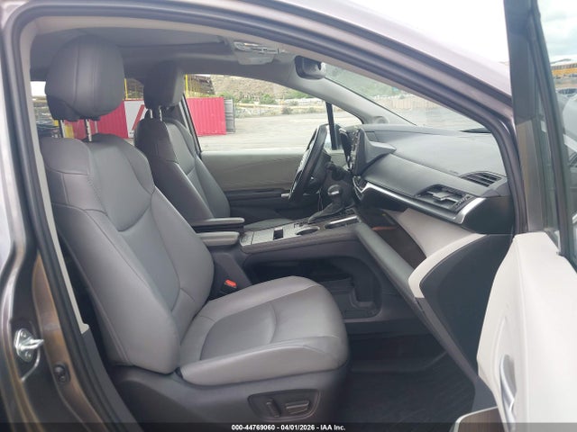 5TDJRKEC2NS083878 Toyota SIENNA XLE