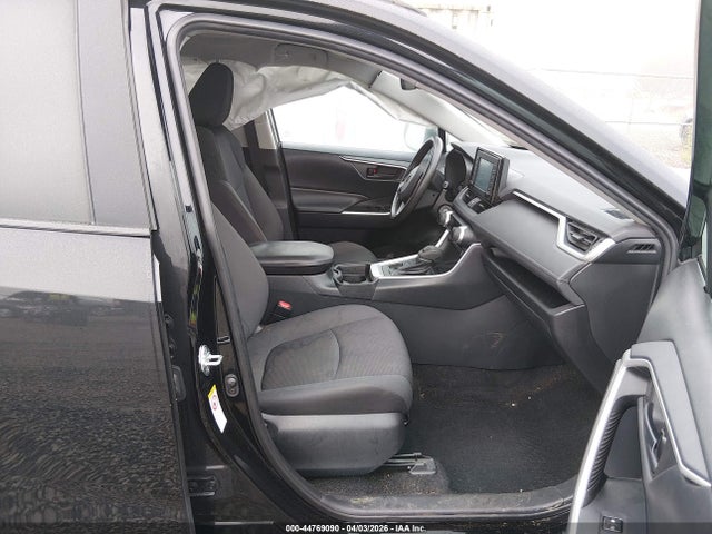 2T3G1RFV9KW042345 Toyota RAV4 LE