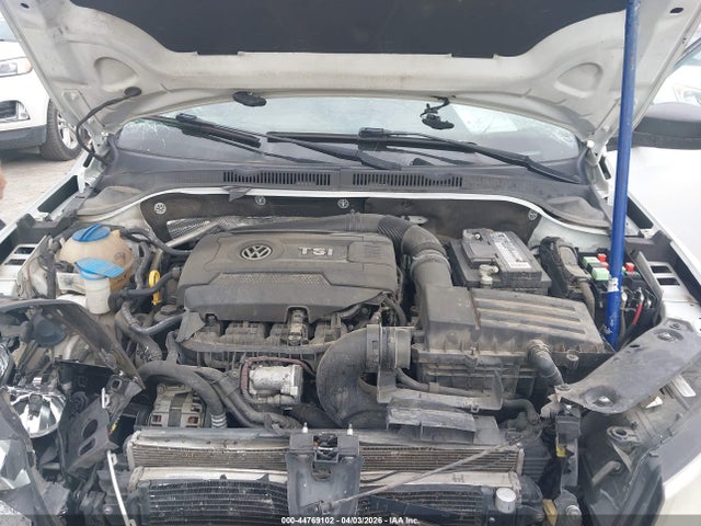 44769102 :رقم المزاد ، 3VWD17AJ6FM266110 vin ، 2015 Volkswagen Jetta 1.8t Se مزاد بيع