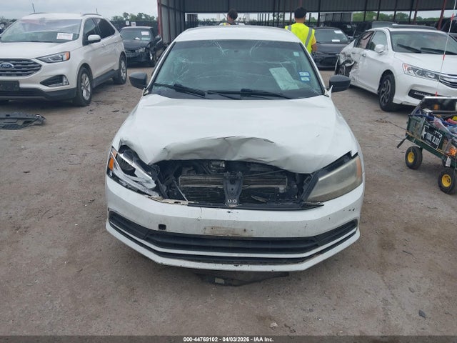 44769102 :رقم المزاد ، 3VWD17AJ6FM266110 vin ، 2015 Volkswagen Jetta 1.8t Se مزاد بيع