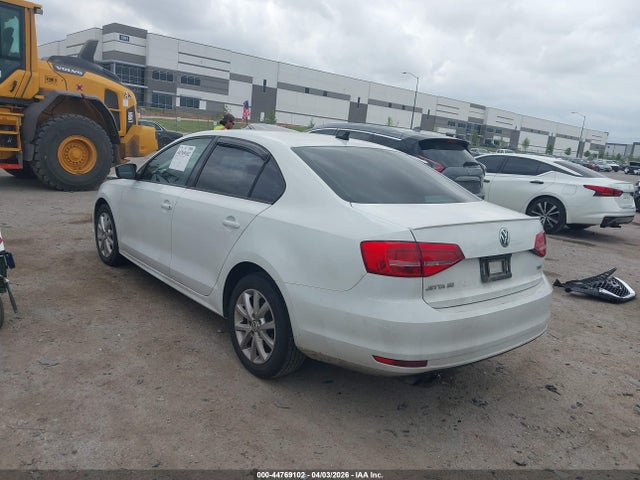 44769102 :رقم المزاد ، 3VWD17AJ6FM266110 vin ، 2015 Volkswagen Jetta 1.8t Se مزاد بيع