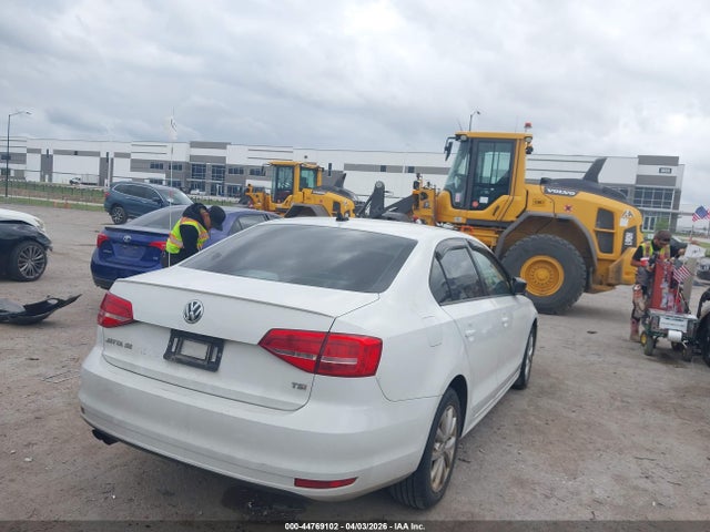 44769102 :رقم المزاد ، 3VWD17AJ6FM266110 vin ، 2015 Volkswagen Jetta 1.8t Se مزاد بيع
