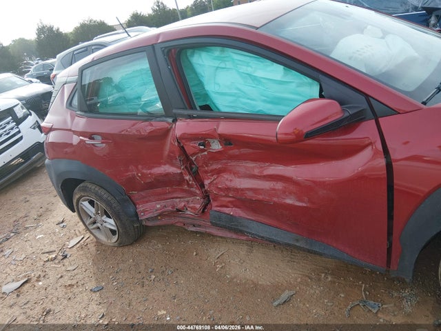 44769108 :رقم المزاد ، KM8K1CAA6MU748146 vin ، 2021 Hyundai Kona Se مزاد بيع