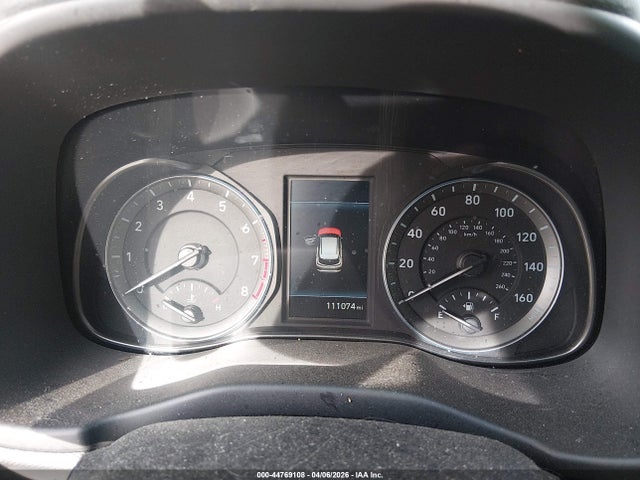 44769108 :رقم المزاد ، KM8K1CAA6MU748146 vin ، 2021 Hyundai Kona Se مزاد بيع