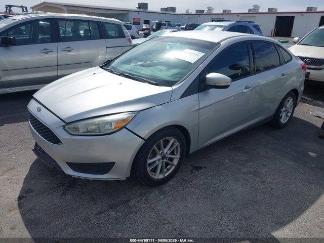 Ford FOCUS SE 2015 1FADP3F22FL317539 Image 2