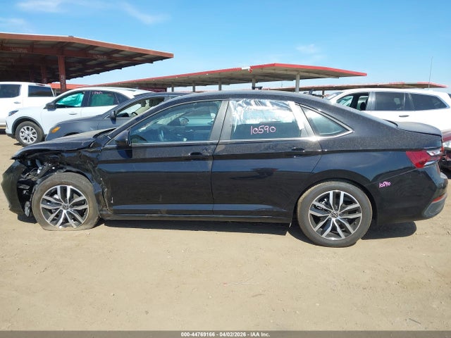 2026 Volkswagen Jetta Se მანქანა იყიდება აუქციონზე, vin: 3VW7W7BU5TM023925, აუქციონის ნომერი: 44769166