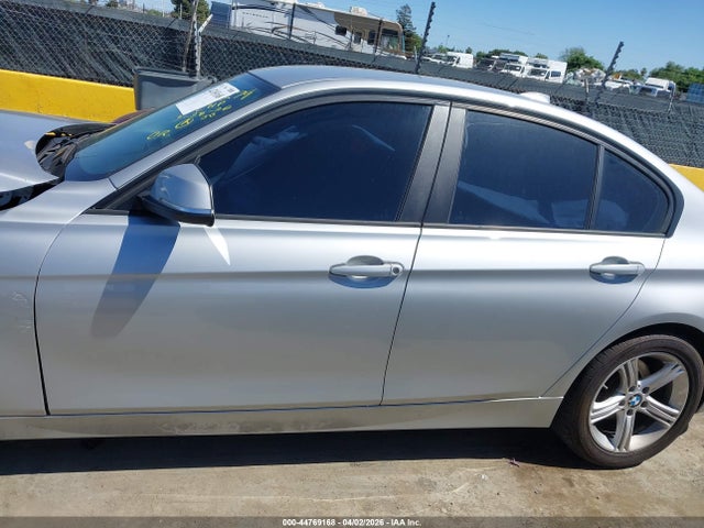 Продажа на аукционе авто 2015 Bmw 320i, vin: WBA3B1C52FK136032, номер лота: 44769168