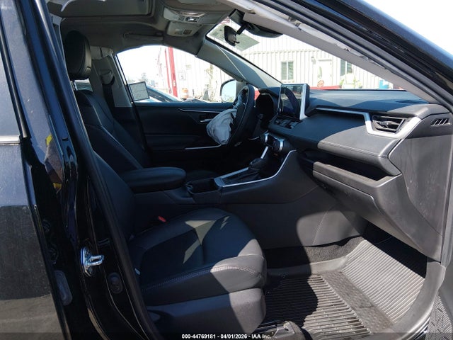 2T3C1RFV4RW301011 Toyota Rav4 Xle Premium