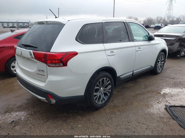 2016 MITSUBISHI OUTLANDER JA4AD2A31GZ049902 Photo 3