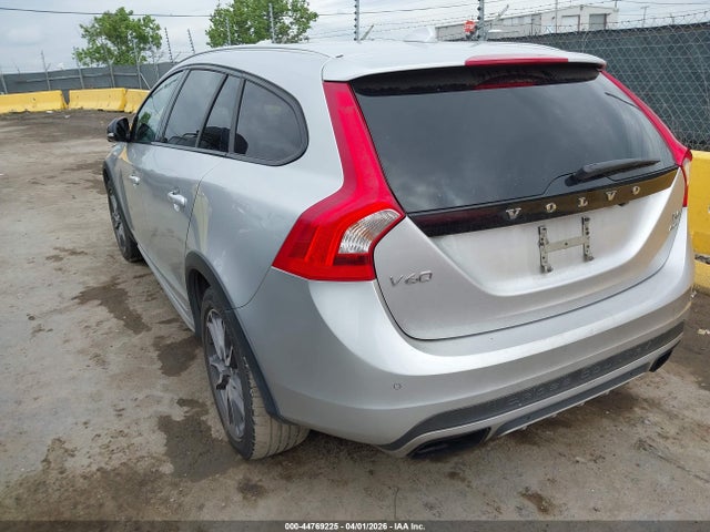 2016 VOLVO V60 CROSS COUNTRY YV4612HK9G1003389 Photo 2